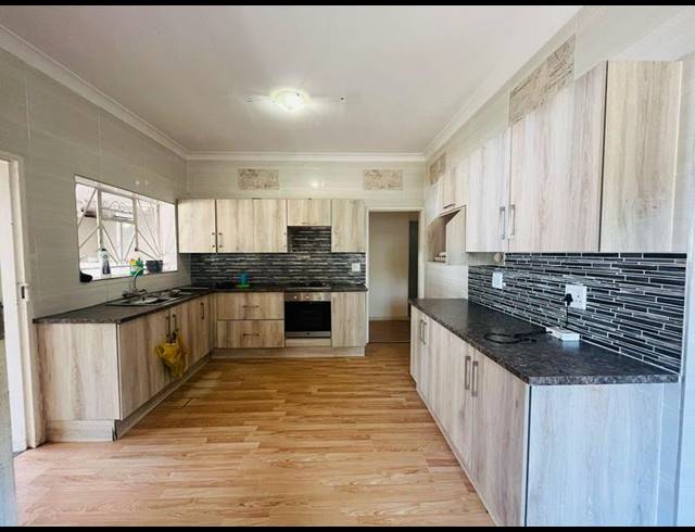 3 BEDROOM PROPERTY TO RENT IN BIRCHLEIGH